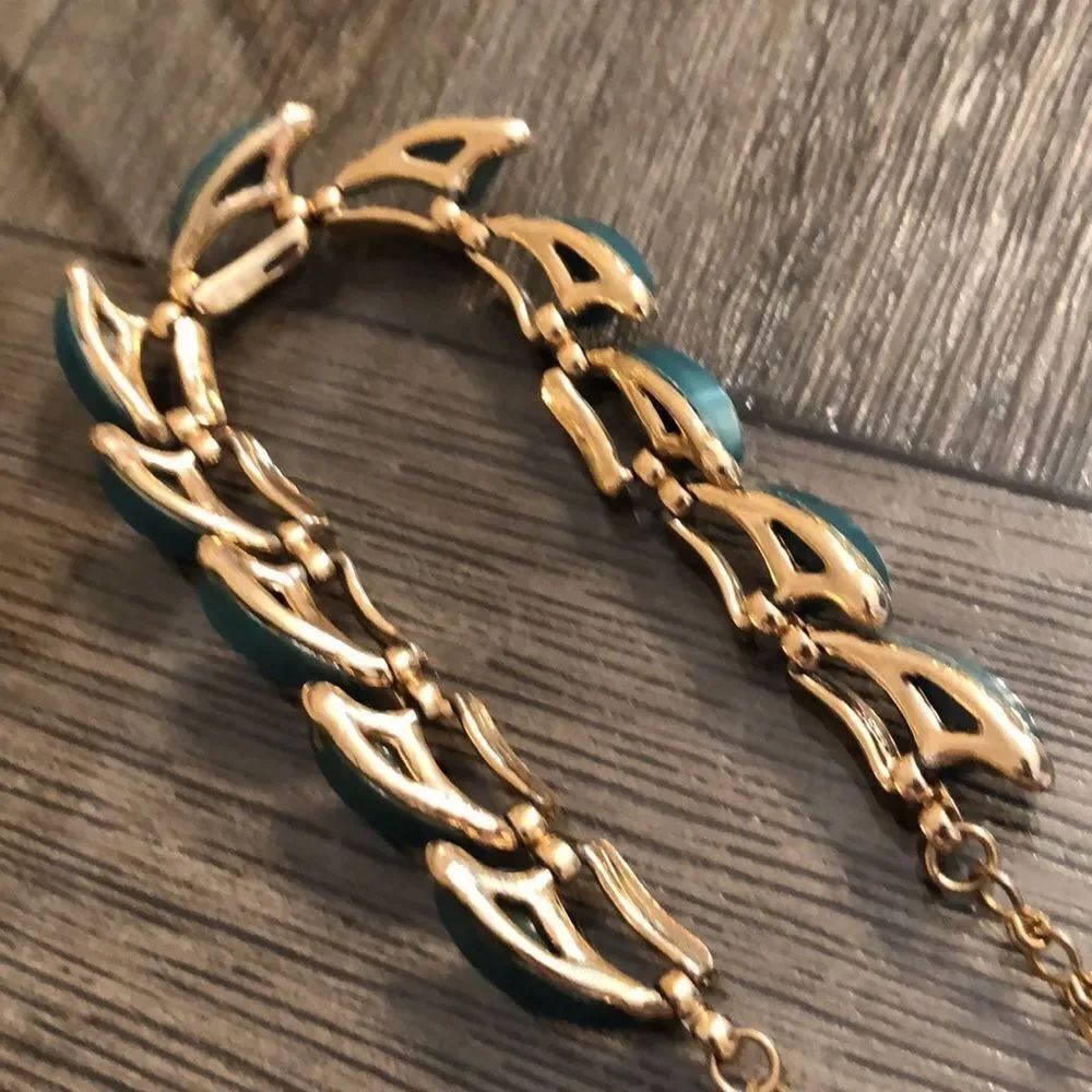 Vintage Mid Century Green Thermoset Plastic Necklace - Picture 7 of 16